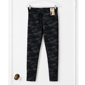 No Boundaries High Rise NWT Camo Leggings S/M Gray Black Camouflage Activewear